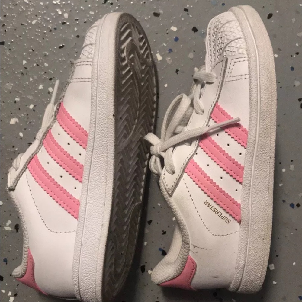 Kids girls Adidas pink superstar sneakers sz 10